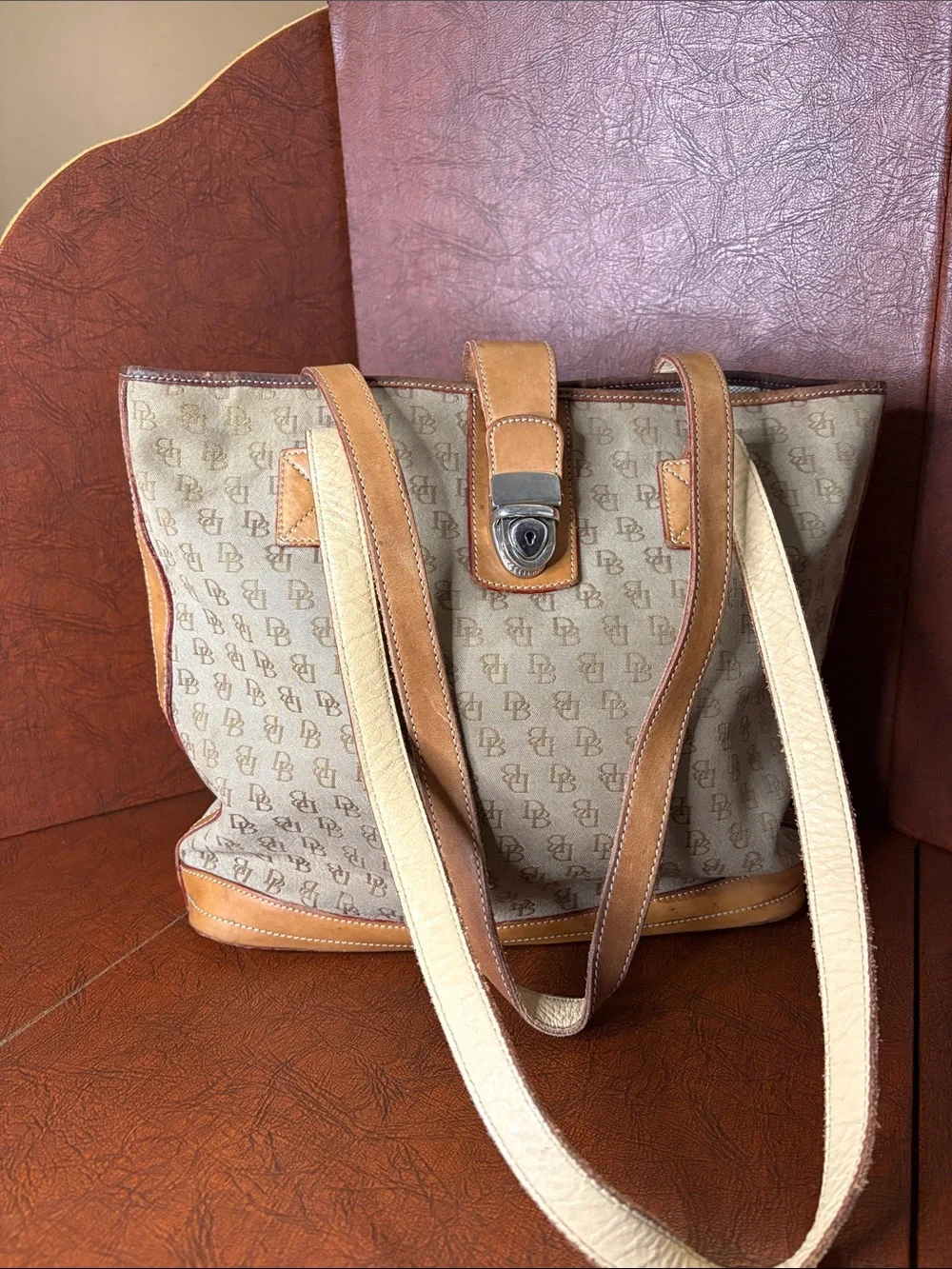 N/A stylish beige